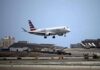 Venezuela reanuda con ocho vuelos las operaciones en su principal aeropuerto tras sismos
