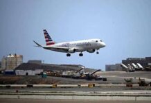 Venezuela reanuda con ocho vuelos las operaciones en su principal aeropuerto tras sismos