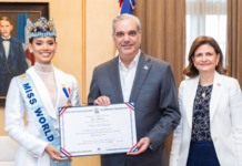 Presidente Luis Abinader recibe en el Palacio Nacional a Miss Mundo 2026, Joheirry Mola