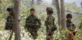 Juez ordena al Gobierno de Colombia suspender bombardeos si hay menores en zonas de grupos armados
