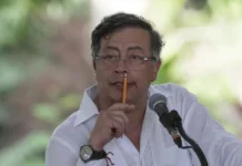 Petro dice que denunció a De la Espriella ante la CPI por persecución política