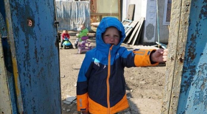 Más de tres millones de niños en Ucrania vuelven a clase entre ataques rusos