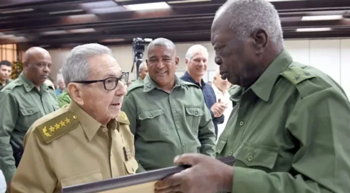 Raúl Castro participa en un acto público en Cuba tras los rumores sobre su estado de salud