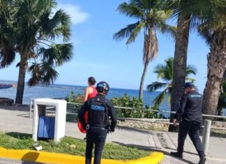 DICRIM investiga denuncia por sustracción de mochila a pareja de ambientalistas checos en el Malecón