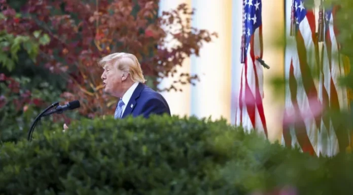 Trump veta de la Casa Blanca a CNN, MSNOW y Politico, a los que acusa de “noticias falsas”