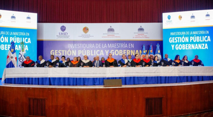 Presidente Abinader llama a 147 servidores públicos graduados a poner sus conocimientos al servicio de la ciudadanía y ejercer sus funciones con ética, transparencia y honestidad