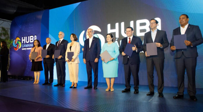 Gobierno dominicano y Amazon Web Services lanzan programa de 50,000 becas para capacitar en inteligencia artificial y computación en la nube