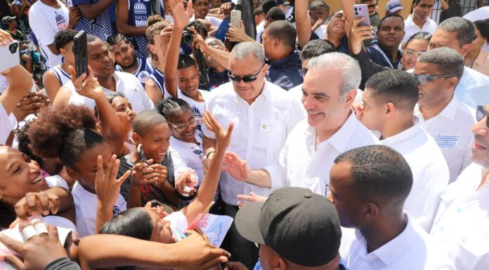 Presidente Abinader llevará nuevas obras y oportunidades de desarrollo a Peravia y San Cristóbal este fin de semana, tras participar en acto de graduación en el Distrito Nacional