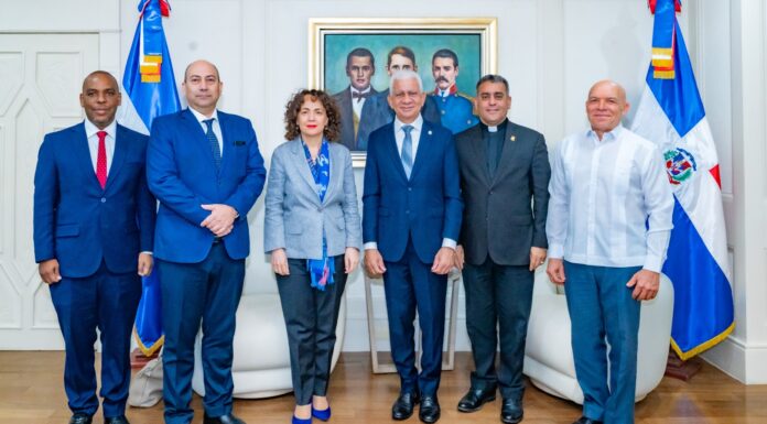 Presidente del Senado recibe a embajadora de España y abordan cooperación en ciberseguridad