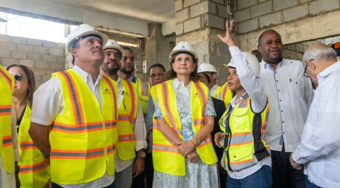 Raquel Peña supervisa construcción del Hospital Traumatológico Luis L. Bogaert en Mao
