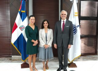 Ministro de Educación recibe visita de embajadora de Estados Unidos y abordan áreas de cooperación