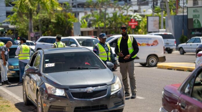 INTRANT y DIGESETT fiscalizan conductores de concho en Santiago