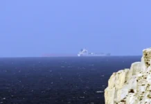 EE.UU. destruye cinco petroleros iraníes en respuesta a ataque contra buque de guerra