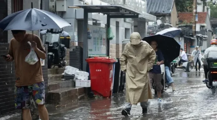 Emiten órdenes de evacuación para cerca de 41.000 personas en Japón por fuertes lluvias