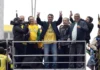 Flávio Bolsonaro reúne a miles de sus seguidores para denunciar la “dictadura” de Moraes y criticar a Lula