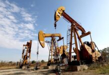El petróleo de Texas sube un 4,4 % y alcanza su precio de cierre más alto desde mayo
