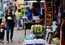 Jóvenes en Panamá encuentran una oportunidad en plena crisis de empleo