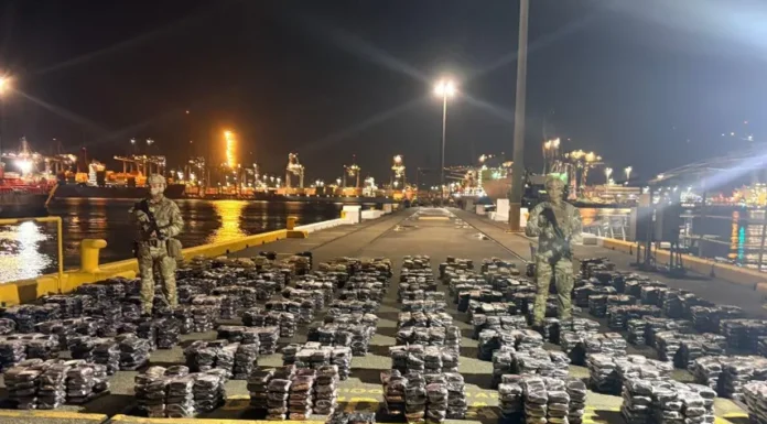 Autoridades decomisan 5.529 paquetes de presunta droga en aguas del Pacífico panameño