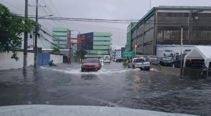 Aguaceros y tormentas eléctricas marcarán el tiempo este jueves por onda tropical