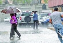 Este lunes habrá menos lluvias, pero persistirán aguaceros aislados y calor de hasta 34 °C