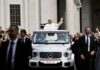 “Un siglo de papamóvil”: de coche oficial a instrumento de encuentro con los fieles