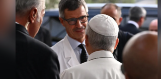 El cirujano que operó a León XIV dijo que “no hay motivos clínicos” para que el papa suspenda su gira por América Latina