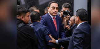 El expresidente peruano Martín Vizcarra es internado en un hospital de Lima