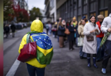 Los colegios electorales abren para la segunda vuelta de las presidenciales en Brasil
