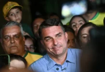 Flávio Bolsonaro celebra «la mayoría abrumadora» de la derecha en el Congreso brasileño