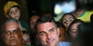 Flávio Bolsonaro celebra «la mayoría abrumadora» de la derecha en el Congreso brasileño