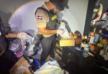 DNCD da golpe al microtráfico en Azua: arrestan a dos distribuidores de drogas y ocupan sustancias ilícitas