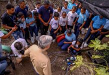 Estudiantes del Centro Educativo San José Obrero presentan a Luis Miguel De Camps proyectos educativos innovadores