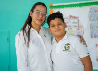 Gobierno reconoce como Estudiantes de la Semana a Kender Soto y Rafael Ureña, destacados en olimpiadas nacionales e internacionales