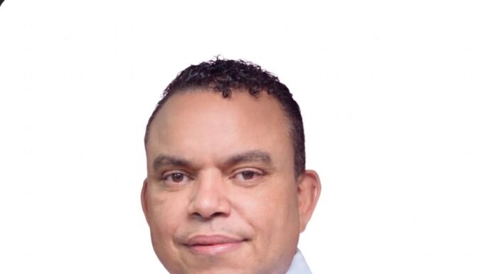 Julio Landrón anuncia el 100 % y avanza en rescate de los Centros de Primer Nivel y proyecta completar transformación en 2027-2028