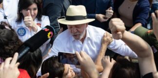 Lula afirma estar “confiado” de su victoria al votar en las presidenciales de Brasil