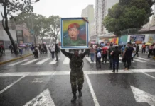 Venezolanos marchan en Caracas para recordar último triunfo electoral de Hugo Chávez